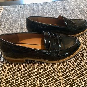 Steve Madden Black patent loafers